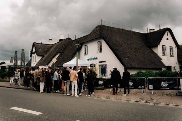 Cavaliers im Club Rotes Kliff