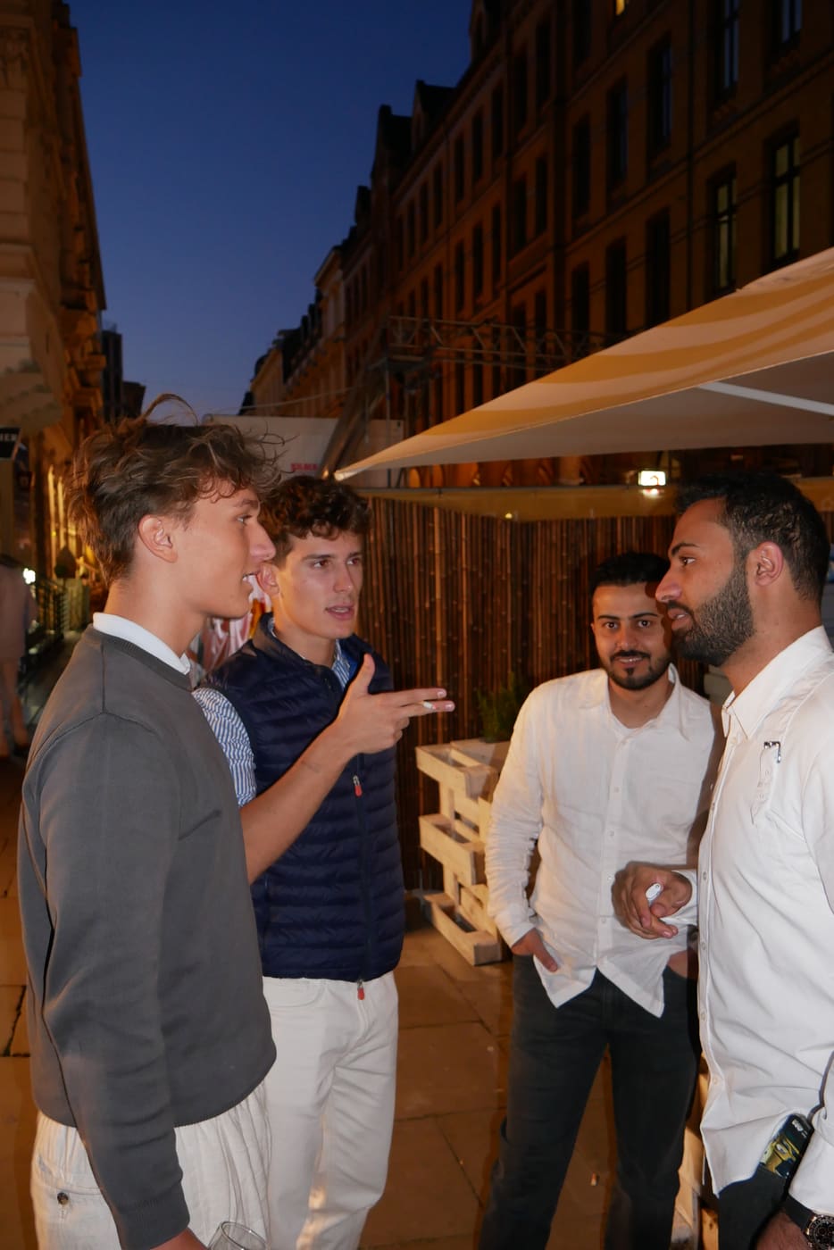 Cavaliers im Leo's Café, Eindruck des Abends